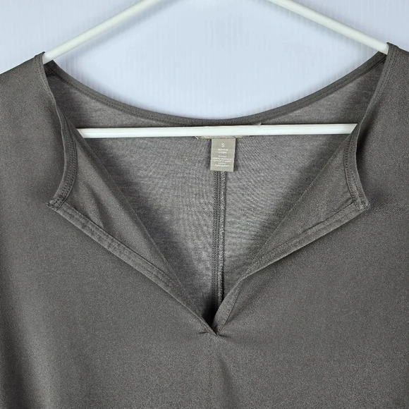 NWOT Banana Republic Mixed Media Viscose 3/4 Sleeve Taupe V Neck Size Small - Picture 3 of 8